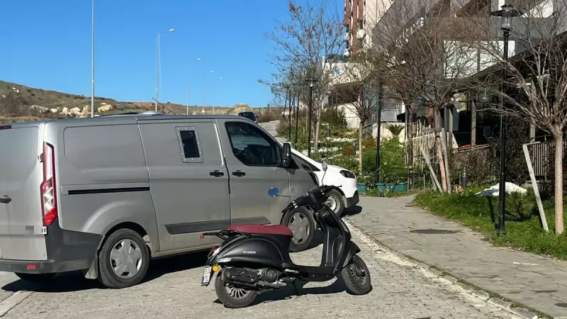 İzmir'de Banka Aracından 30 Milyon TL'lik Soygun: 3 Şüpheli Aranıyor