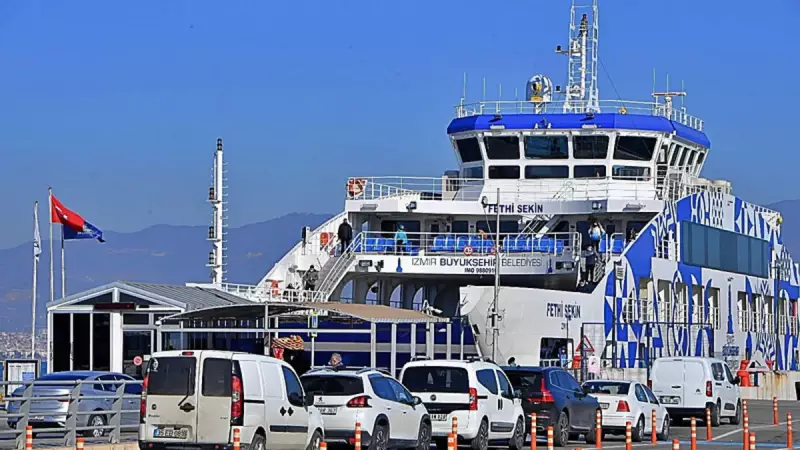 İzmir'de Fırtına: Bostanlı ve Karşıyaka Vapur Seferleri İptal Edildi