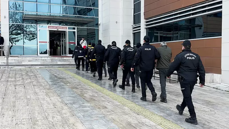 İzmir'de Fuhuş Operasyonu: 8 Şüpheli Tutuklandı, 110 Bin TL Ele Geçirildi