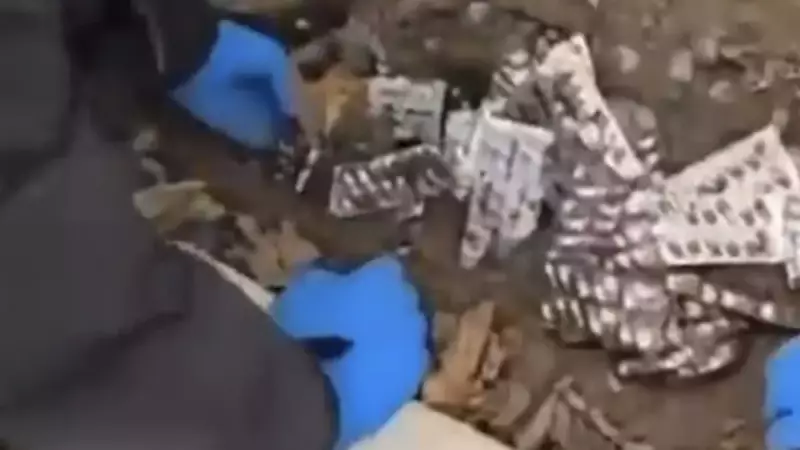 İzmir'de Toprağa Gömülü 9 Bin 132 Uyuşturucu Hap Ele Geçirildi