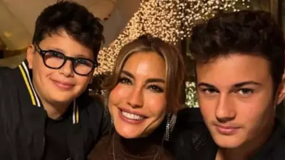 Çağla Şıkel Ocak Ayında Oğluyla Sörf Yaptı: Soğuk Havaya Meydan Okudu!