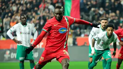 Amedspor, Iğdır FK'yı 3-0 Yenerek Ligi Lider Kapattı!