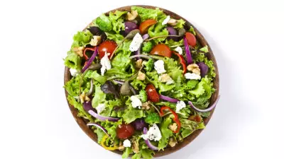 Brokoli Salatası Tarifi: 10 Dakikada Hazır, Hem Hafif Hem Lezzetli