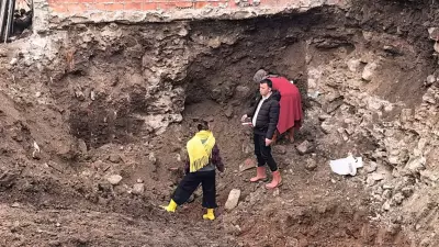 Bursa'da İnşaat Kazısında Tarihi Mezar ve İnsan Kemikleri Bulundu