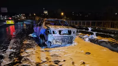 Eyüpsultan'da Seyir Halindeki Otomobil Alev Aldı: Yangında Ölen Yok