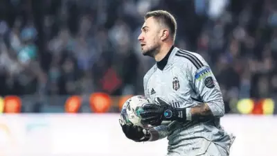 Fenerbahçe Mert Günok için harekete geçti! Tecrübeli kaleci kadroya katılabilir