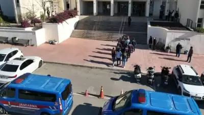 Jandarma Operasyonu: 112 Göçmen Kaçakçısı Tutuklandı, 120 Araç Ele Geçirildi