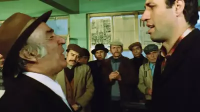 Kemal Sunal'ın Üç Kağıtçı Filmi: Konusu, Oyuncuları ve Çekim Yerleri