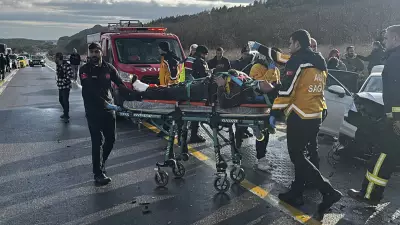 Kırklareli'de İki Araç Çarpıştı: 7 Kişi Yaralandı