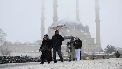 Meteoroloji Uyardı: İstanbul'a Kar Geliyor! 60 İl Beyaza Bürünecek