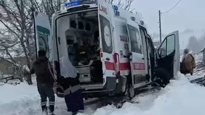 Muş'ta Kardan Kapalı Yolda Ambulansta Doğum: Anne ve Bebek Sağlıklı
