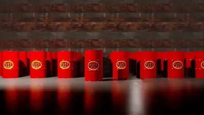 Petrol Fiyatları İki Cephede Gerilimle Sarsılıyor: Venezuela ve Körfez