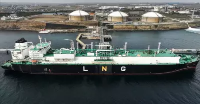 Rusya'nın İlk Yerli LNG Tankeri 'Arktika' Teslim Edildi