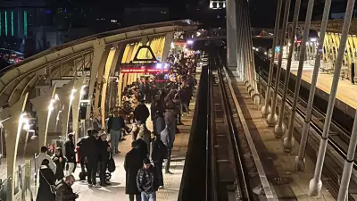 İstanbul'da M2 Metro Hattında Arıza: Seferler Aksadı, Duraklarda Yoğunluk