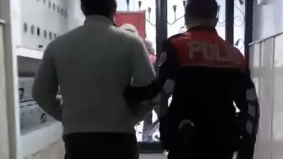 İzmir'de Dev Operasyon: 94 Adrese Eş Zamanlı Baskınla 143 Aranan Yakalandı