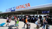 Antalya'da Turizm Patlaması: İngiliz ve Polonyalı Turistler Akın Etti