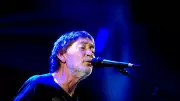 Chris Rea 74 Yaşında Hayatını Kaybetti: 'Driving Home for Christmas' Şarkısının Efsanesi Vefat Etti