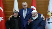 Cumhurbaşkanı Erdoğan'dan Necati ve Recep Dede'ye Baston Hediye Etti