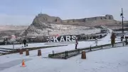 Kars'ta Kar Yağışı: Kent Beyaza Büründü, Sıcaklık -10 Derece