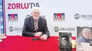 İzzet Günay: 'Seyirci Yoksa Biz de Yokuz' Dediği İmza Gününde Hayranlarıyla Buluştu