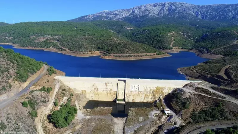 AK Partili Özenden'den Baraj Açıklaması: 'Algı Peşinde Koşanlara Net Yanıt!'
