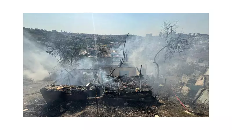 Ankara'daki Gecekondu Yangını: 8 Ev Kullanılamaz Hale Geldi!