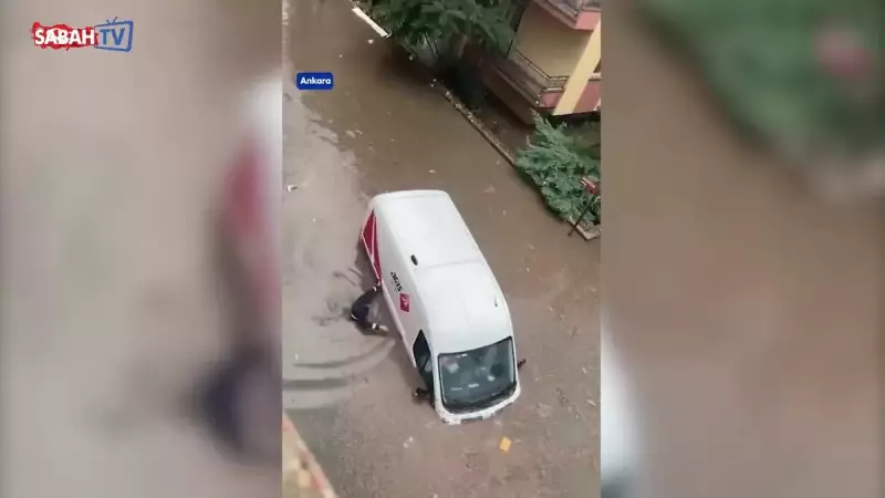 Ankara'yı Vuran Sağanak: Sokaklar Göle Döndü, Araçlar Selle Süklüm Püklüm!