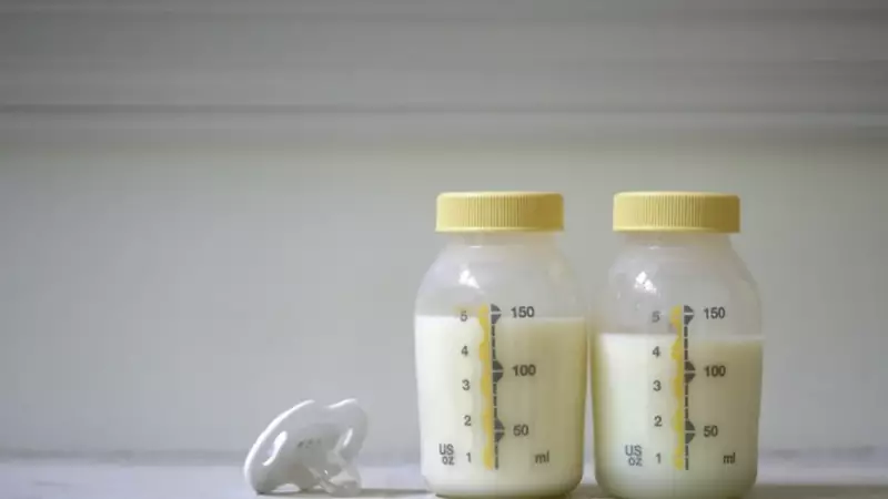 Anne Sütü Saklama Rehberi: Farklı Saatlerde Sağılan Sütler Karıştırılır mı?