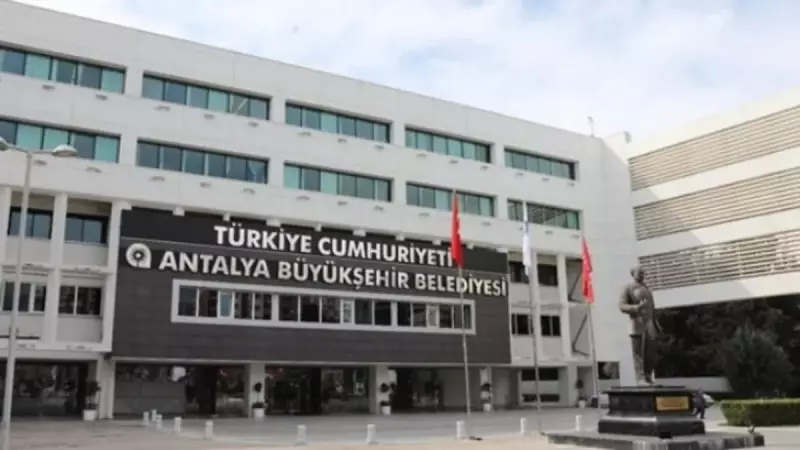 Antalya'da CHP'li Büyükşehir'de Yolsuzluk Operasyonu: 3 Kişi Daha Gözaltında!