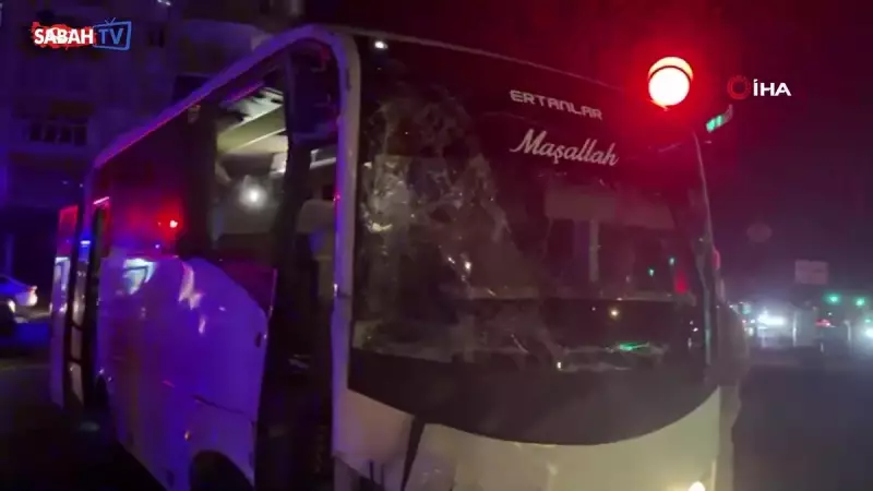 Antalya'da Midibüslerin Çarpışması: Sokaklar Savaş Alanına Döndü!