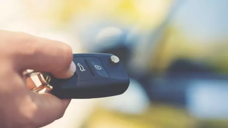 Araç Anahtarınızın Pili Bitmek Üzere mi? İşte Anlamanın 5 Kesin Yolu!