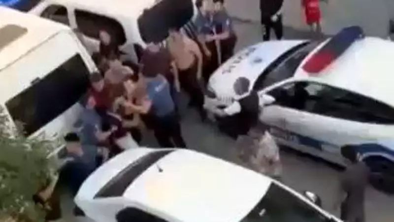 Avcılar'da Kavga Sonrası Kaçan Şüpheli Camı Kırdı: 2'si Polis 4 Yaralı!