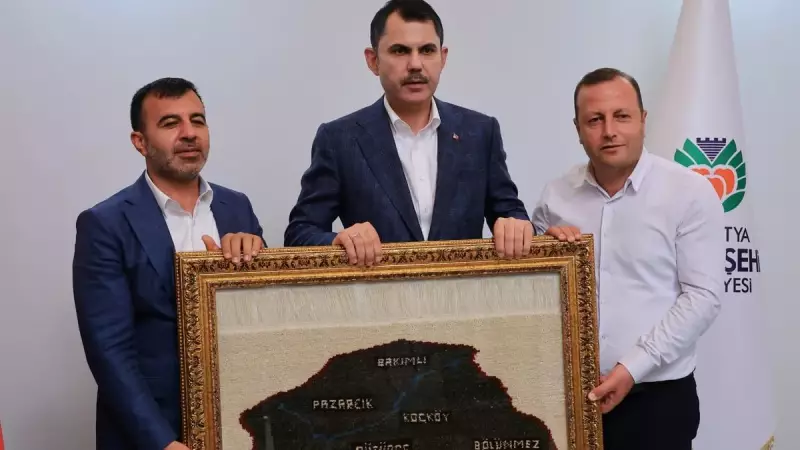 Bakan Kurum'dan Deprem Bölgesi Müteahhitlerine Sert Uyarı: 'Toplantı Değil, İş Yapın!'