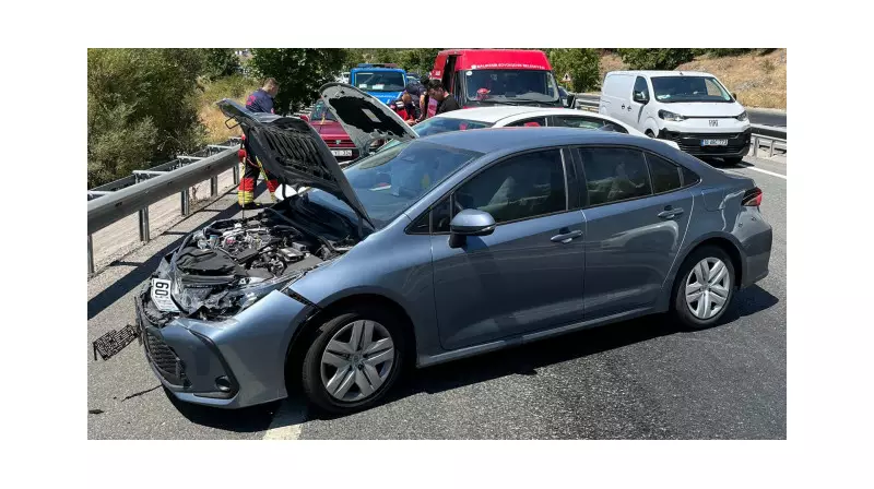 Balıkesir'de Zincirleme Kaza: 4 Yaralı - Trafik Felç Oldu!