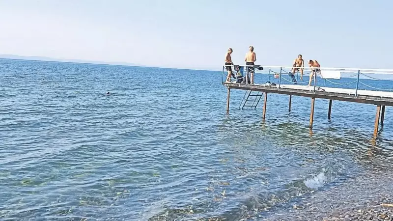 Balıklama Atlayış Faciayla Sonuçlandı: Boynu Kırılan Genç Hastanede!