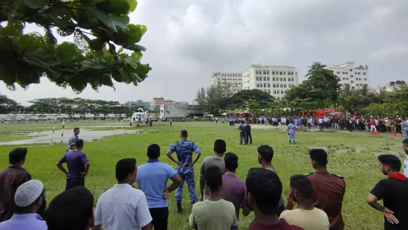 Bangladeş'te Eğitim Uçağı Düştü: 5 Kişi Hayatını Kaybetti