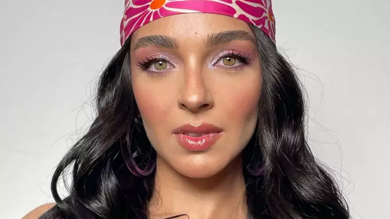 Begüm Akkaya'nın Denizdeki Duygusal Anı: 'Babamla Sarılmak Gibisi Yok!'