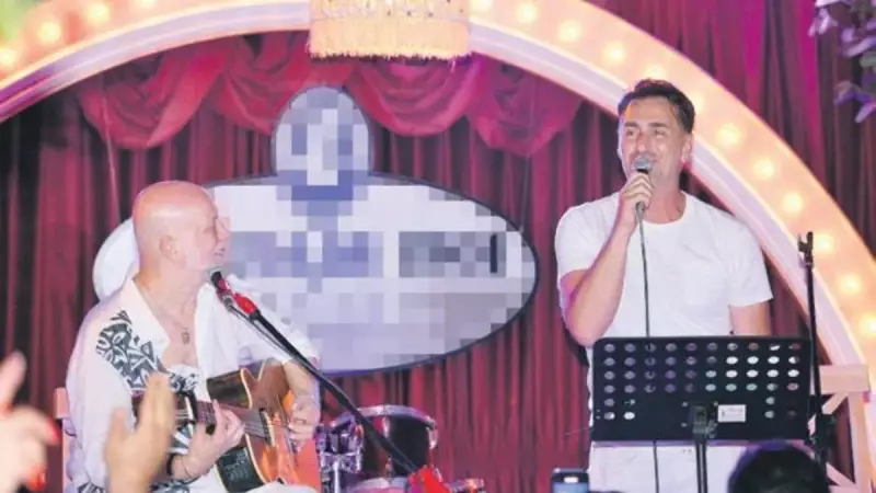 Bekir Aksoy'dan Sahne Şovu: Sevenlerini Büyüledi!