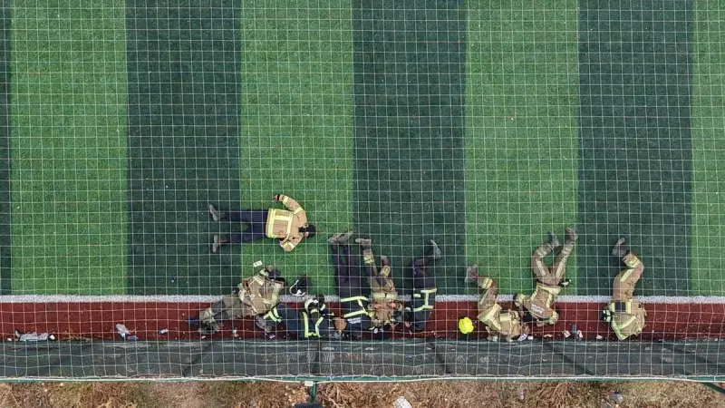 Bursa'da Alev Savaşçılarının Sahadaki Dokunaklı Anları: Görenleri Duygulandıran Kareler