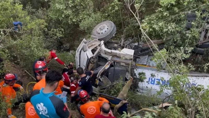 Bursa'da Orman Yangınına Müdahale Eden Su Tankeri Uçuruma Yuvarlandı: 1 Ölü, 2 Yaralı