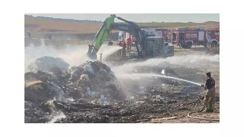 Büyükçekmece'deki Otluk Alan Yangını: İtfaiye Gece Boyu Mücadele Etti!
