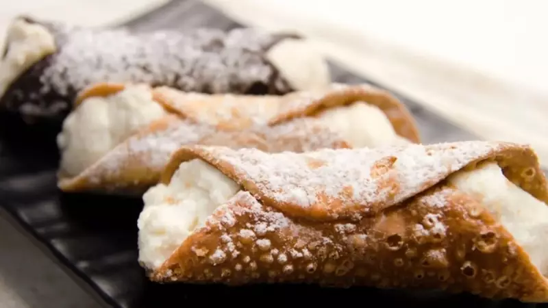 Cannoli Tarifi: Sicilya'nın İkonik Lezzeti Artık Evinizde!