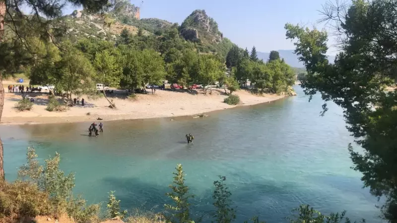 Çocuğunun Topunu Kurtarmak İsterken Akıntıya Kapıldı: İşte O Anlar!