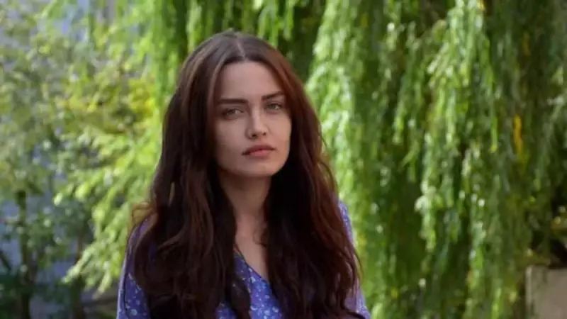 Deniz Durmaz ve Beren Demirkaya'dan Sektör Eleştirisi: 'İşsiz Oyuncular Artık Motokuryelik Yapıyor'