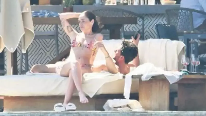 Denizde Aşk Buldular: İki Yabancının Sıra Dışı Hikayesi