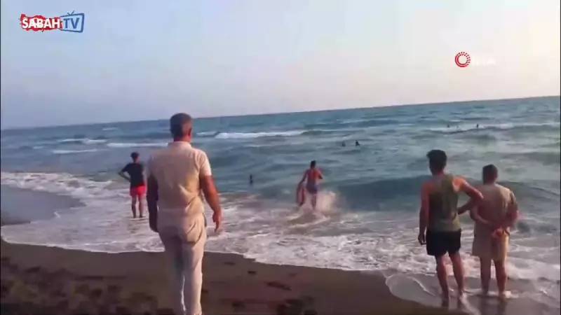 Denizde Akıntıya Kapılan 3 Kız Çocuğunun Hayat Mücadelesi Kameralara Yansıdı!