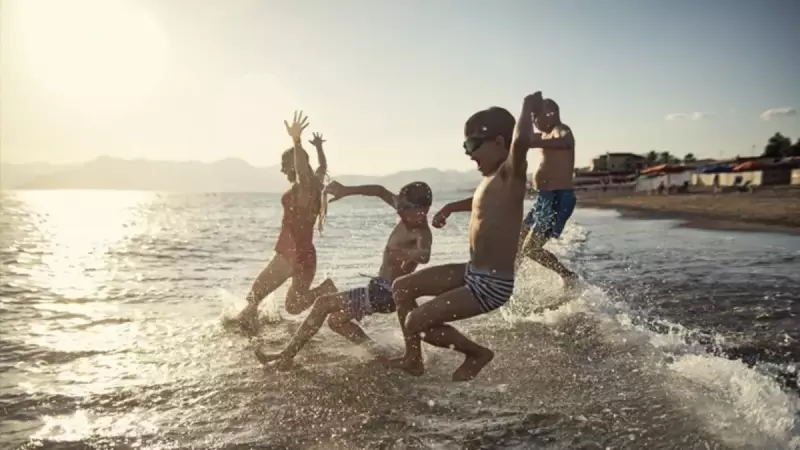 Denize Aniden Atlarsanız Felç Riski! Uzmanlar Kritik Uyarıyı Yapıyor: Boynunuzu Islatmayı Unutmayın