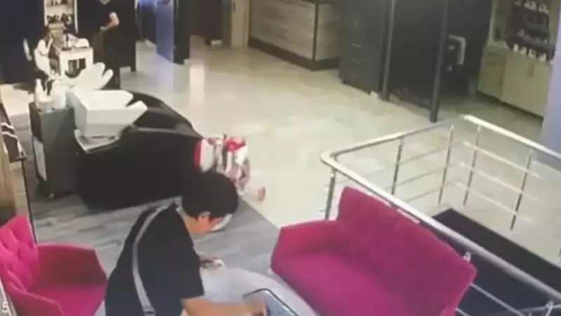 Düğünde İçecek Yerine İlaç Atan Elçi: Sosyal Medyada Fırtına Kopardı!