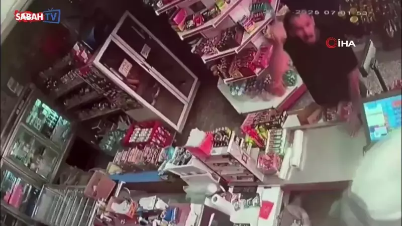 Dondurmayı İade Etmeyen Bakkala Palayla Saldıran Kişi Kameralara Yakalandı!