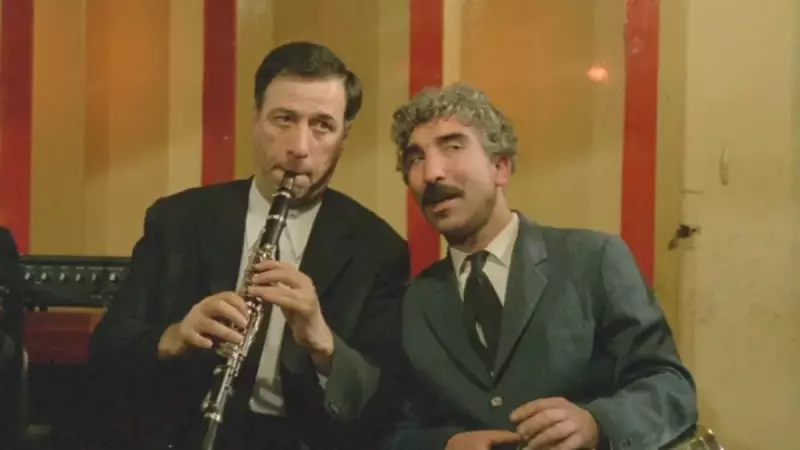 Düştürü Dünya Filmi: Çekim Mekanları ve Oyuncu Kadrosuyla Göz Kamaştıran Detaylar